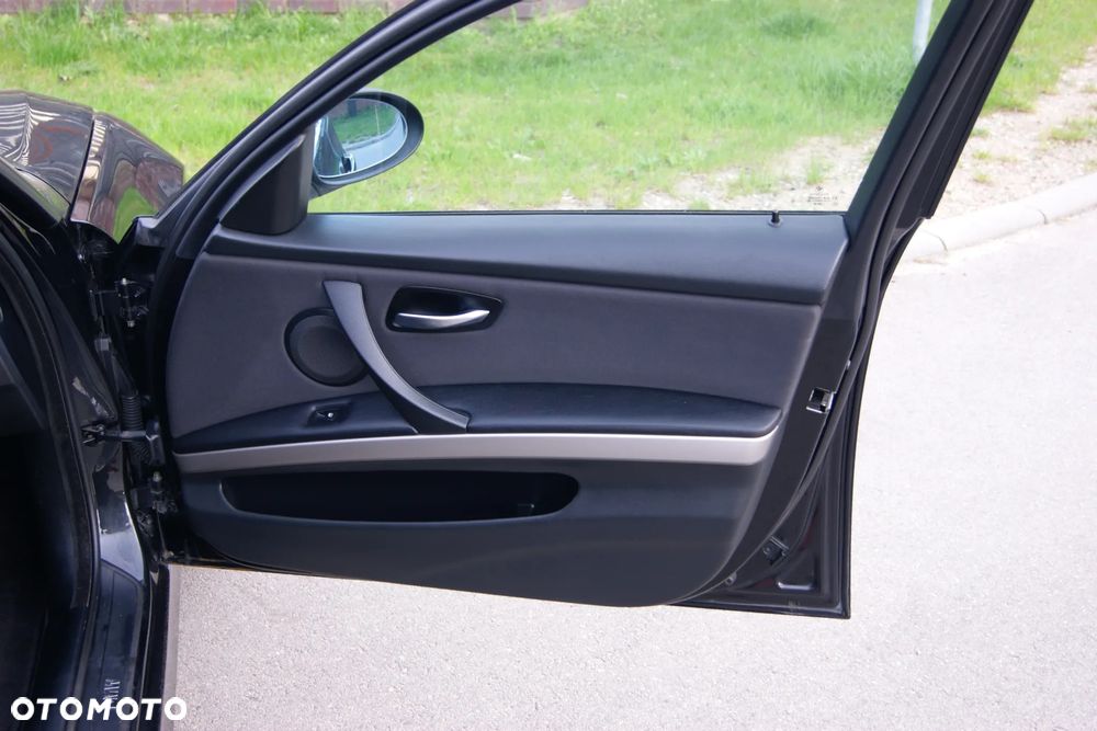 BMW Seria 3 318i - 21