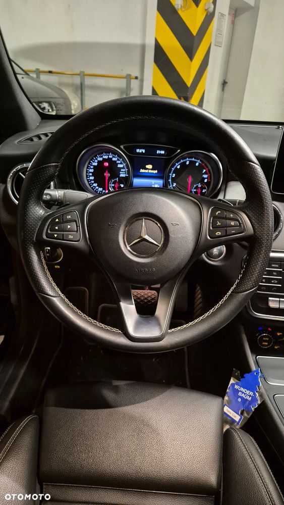 Mercedes-Benz CLA 250 4Matic 7G-DCT AMG Line - 13