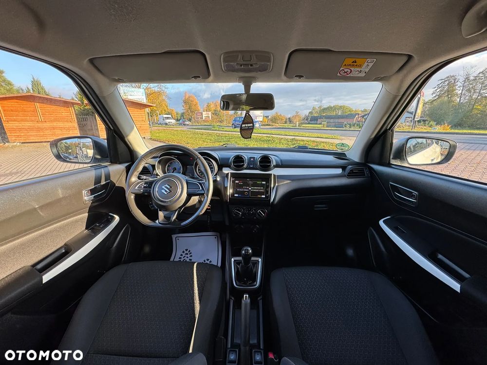Suzuki Swift 1.2 Premium Plus - 17