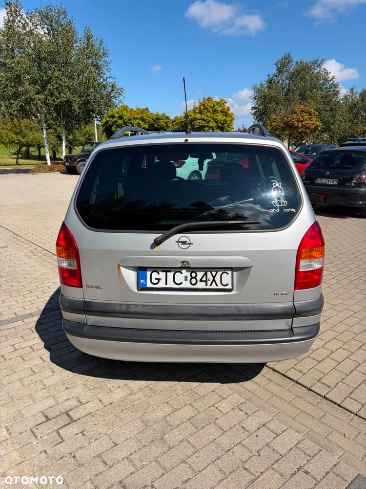 Opel Zafira - 9