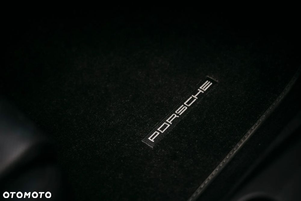 Porsche 911 Carrera 4S PDK - 25