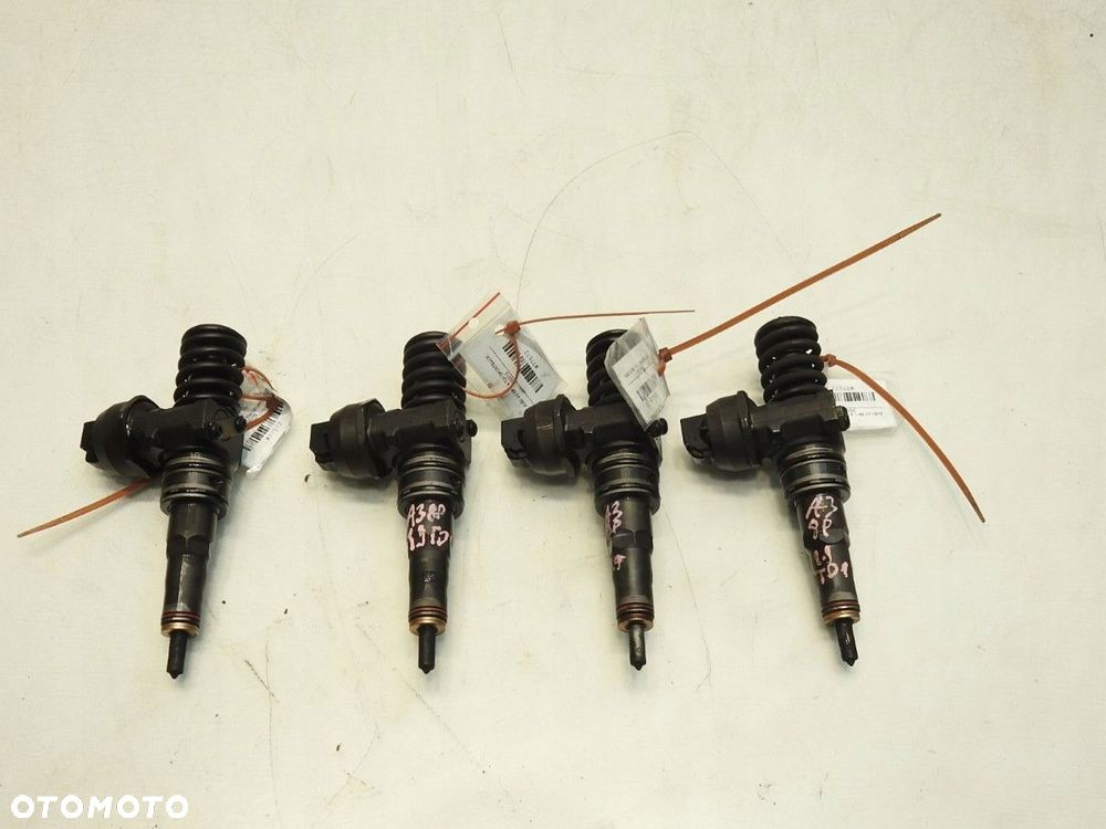 WTRYSK WTRYSKI POMPOWTRYSKI AUDI A3 8P 1.9 TDI 038130073 - 2