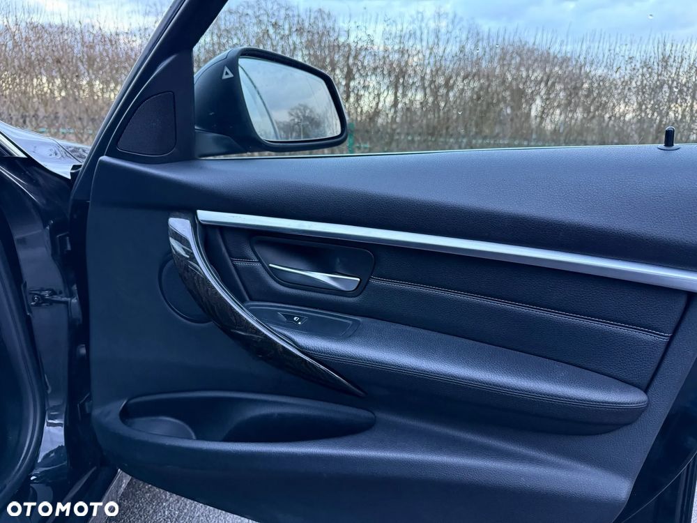 BMW Seria 3 320d Edition Luxury Line Purity - 8