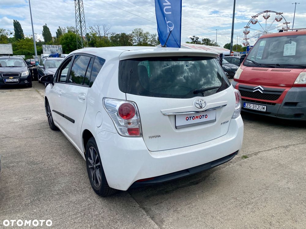 Toyota Verso 1.8 Multidrive Edition - 13