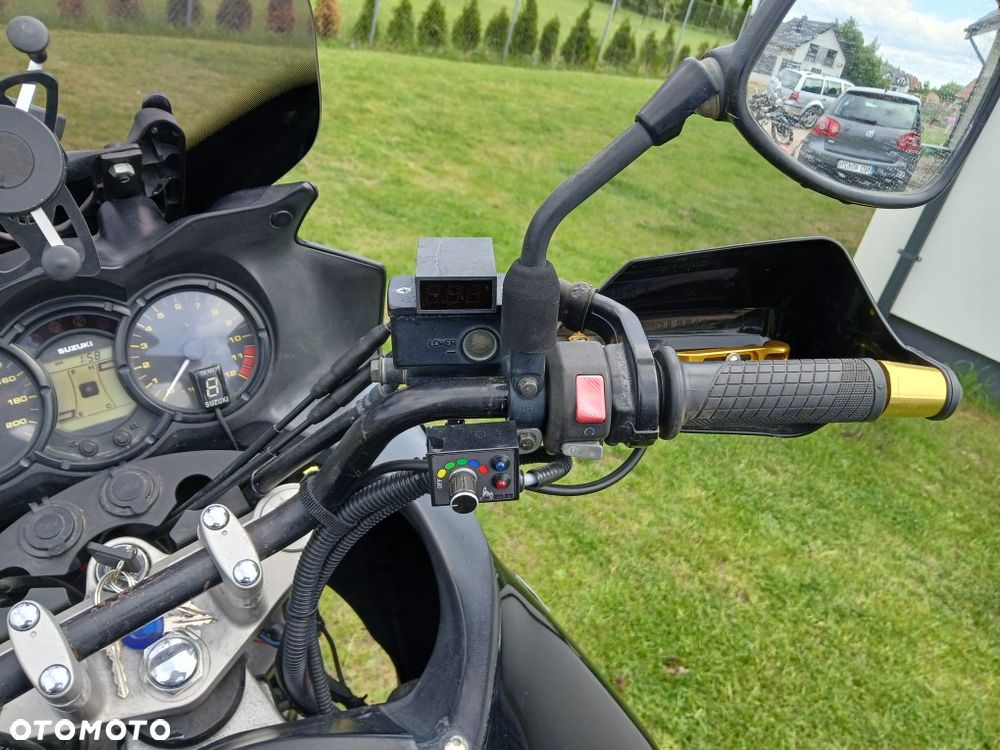Suzuki V-STROM - 12