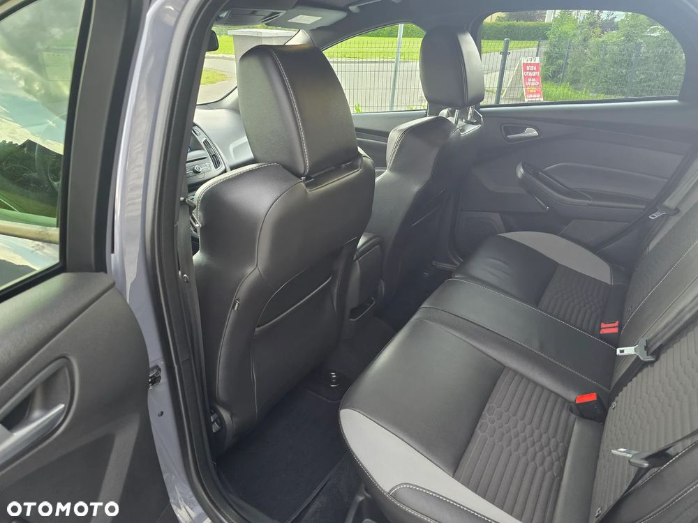Ford Focus 2.0 EcoBoost ST-2 - 10