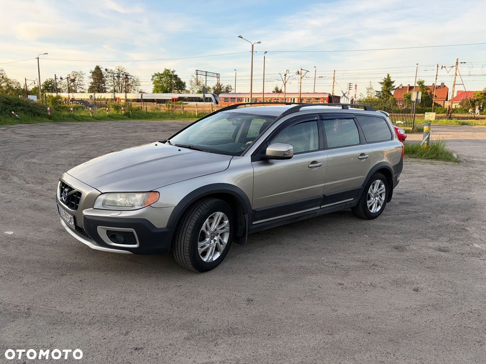 Volvo XC 70 3.2 AWD Momentum - 1