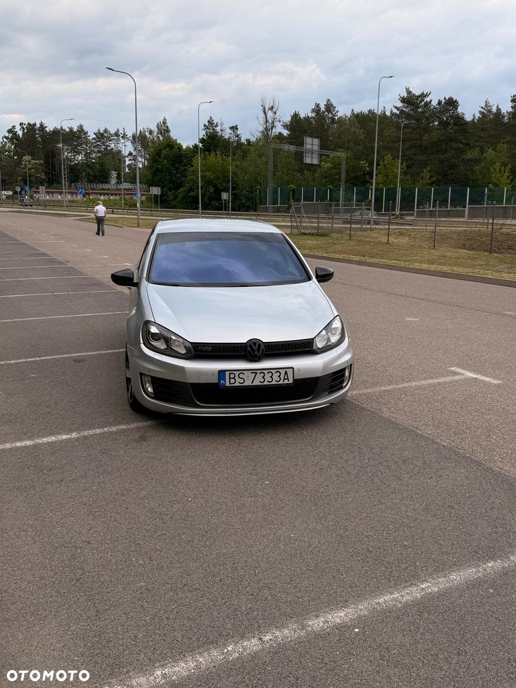 Volkswagen Golf - 4