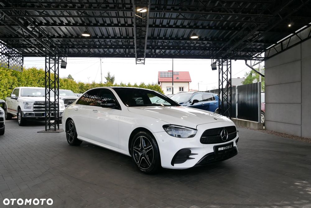 Mercedes-Benz Klasa E 220 d 4Matic 9G-TRONIC AMG Line - 2