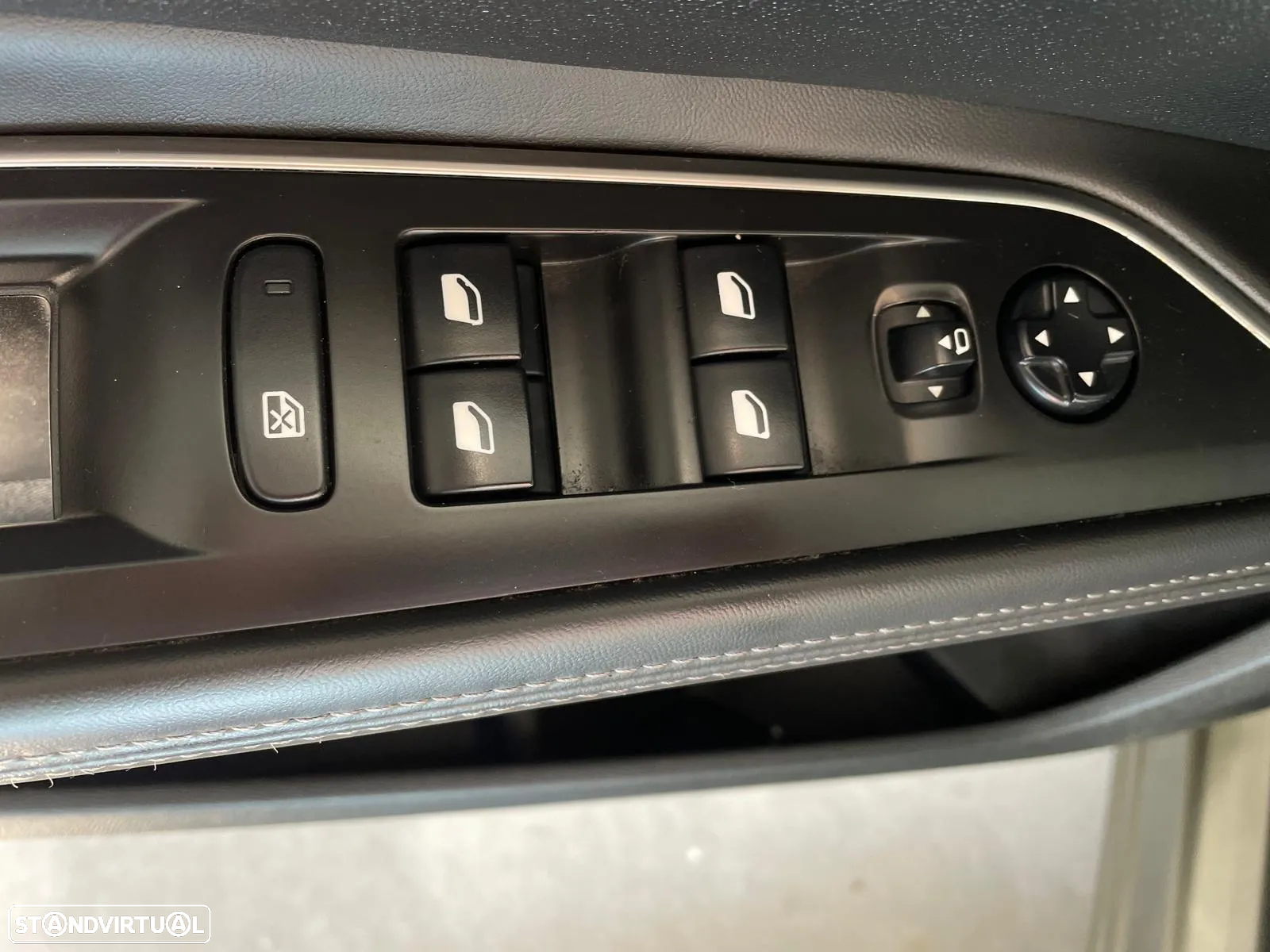 Peugeot 5008 1.6 BlueHDi Allure EAT6 - 25