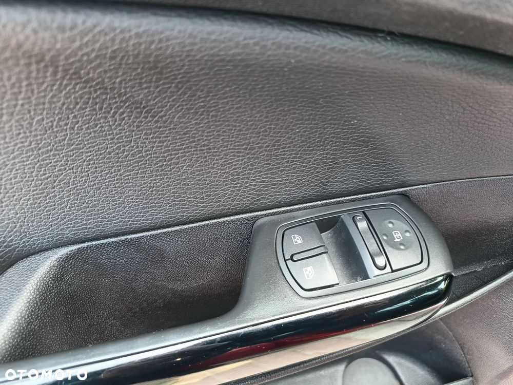 Opel Corsa 1.4 16V Color Edition - 26