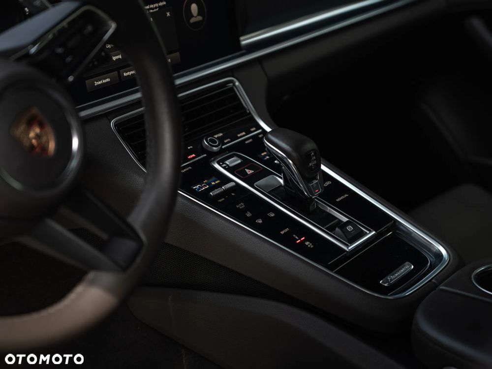 Porsche Panamera 4 Sport Turismo Platinum Edition - 10