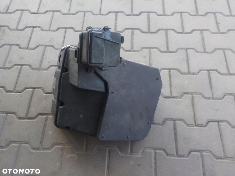 VW T5 03- PLASTIK OBUDOWA SKRZYNKA BEZPIECZNIKÓW - 2