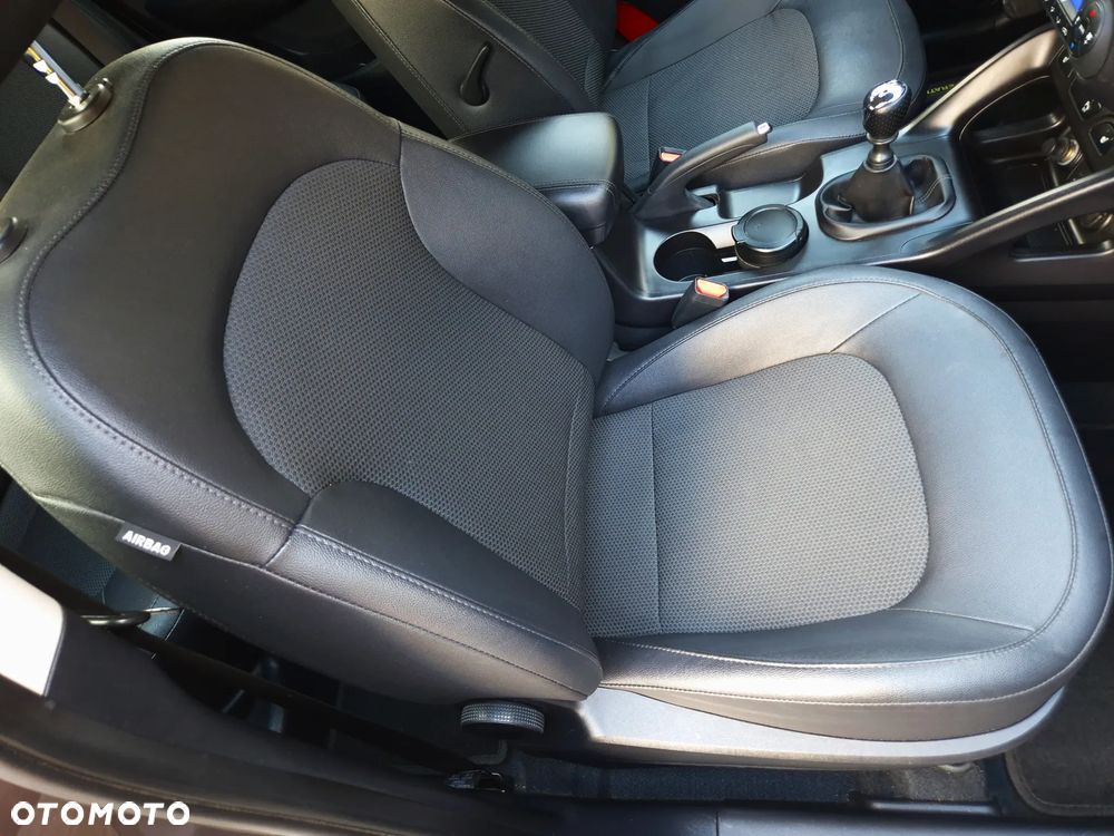 Hyundai ix35 2.0 2WD Trend - 35