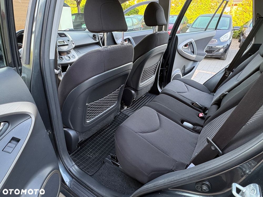 Toyota RAV4 - 18