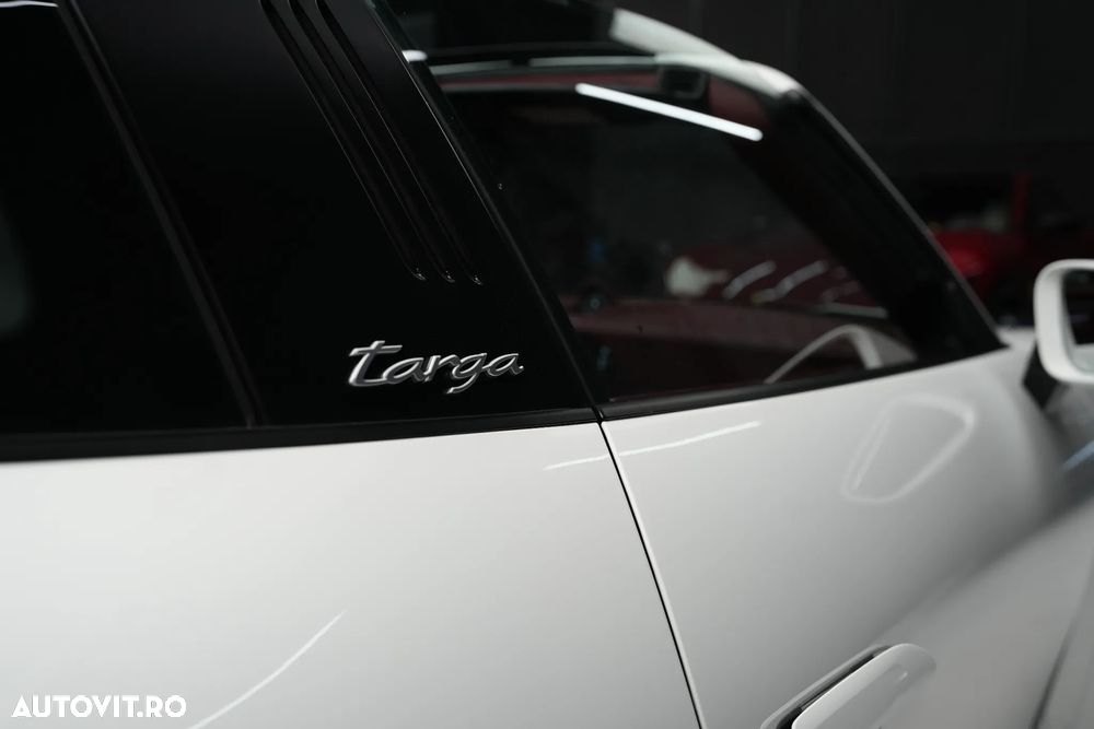 Porsche 911 Targa 4 PDK - 33