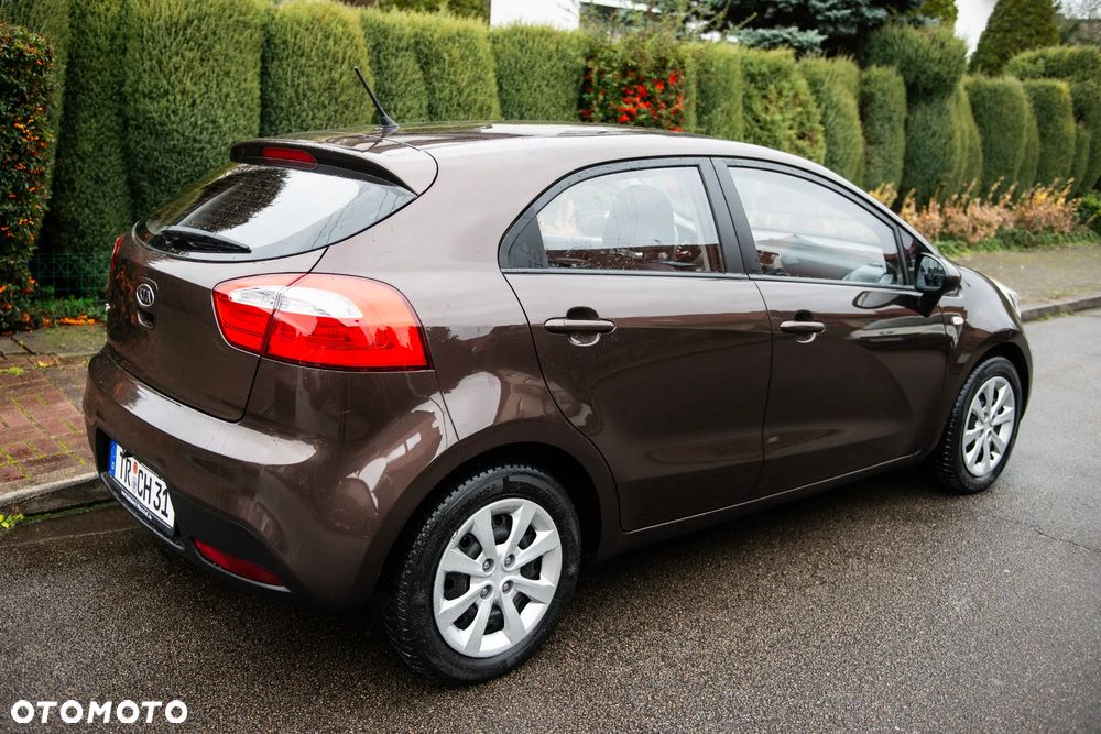Kia Rio 1.2 Business Line - 13