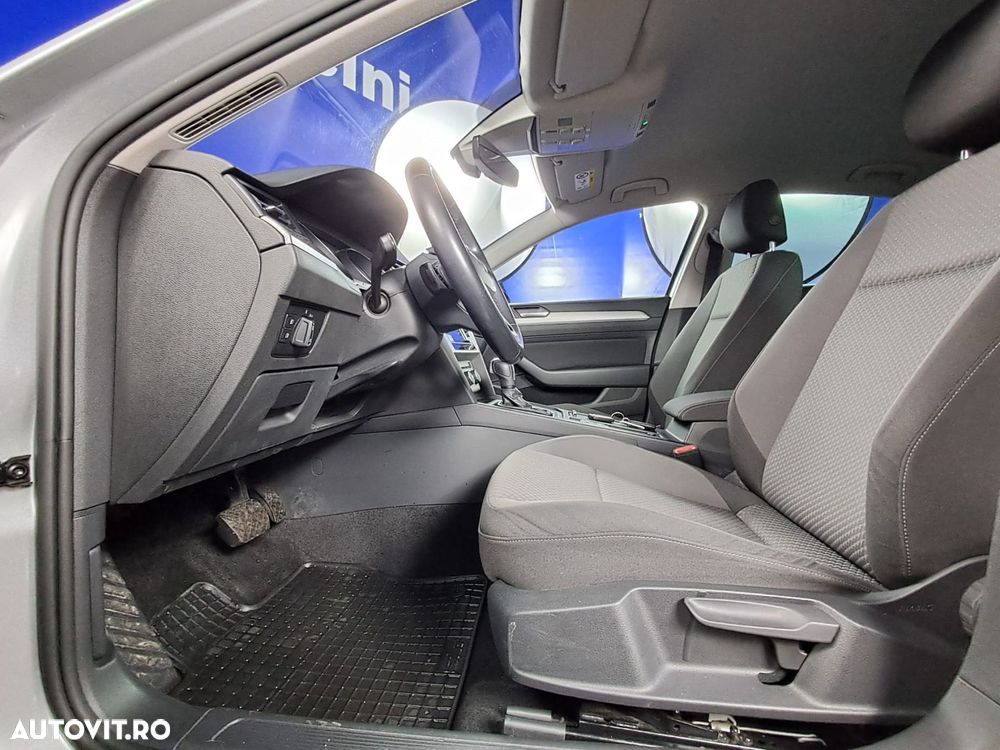 Volkswagen Passat - 11