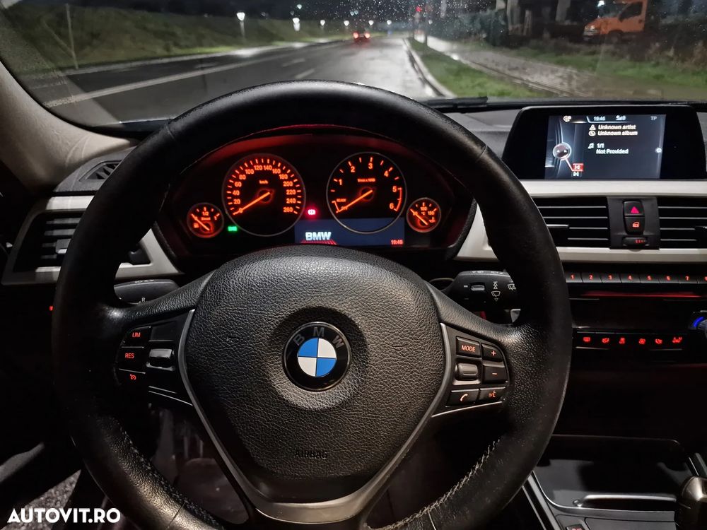 BMW Seria 3 320d Touring Aut. Advantage - 21