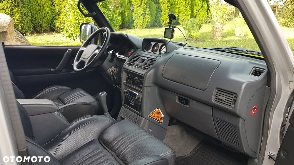 Mitsubishi Pajero - 8