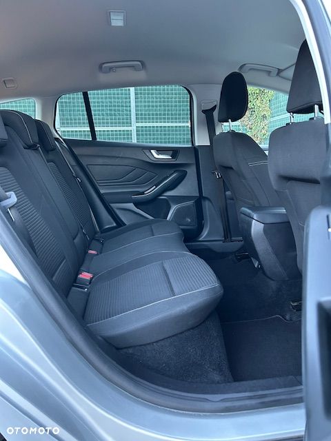 Ford Focus 1.0 EcoBoost Titanium X - 39
