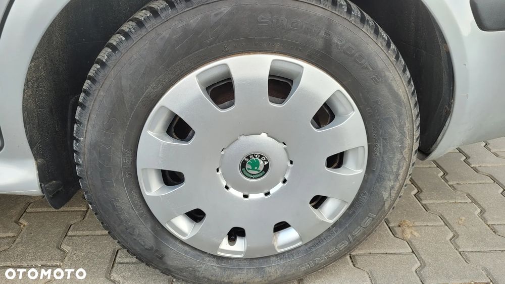 Skoda Octavia 1.6 Tour - 19