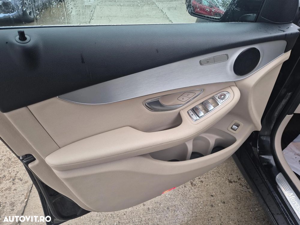 Mercedes-Benz GLC 220 d 4MATIC - 9