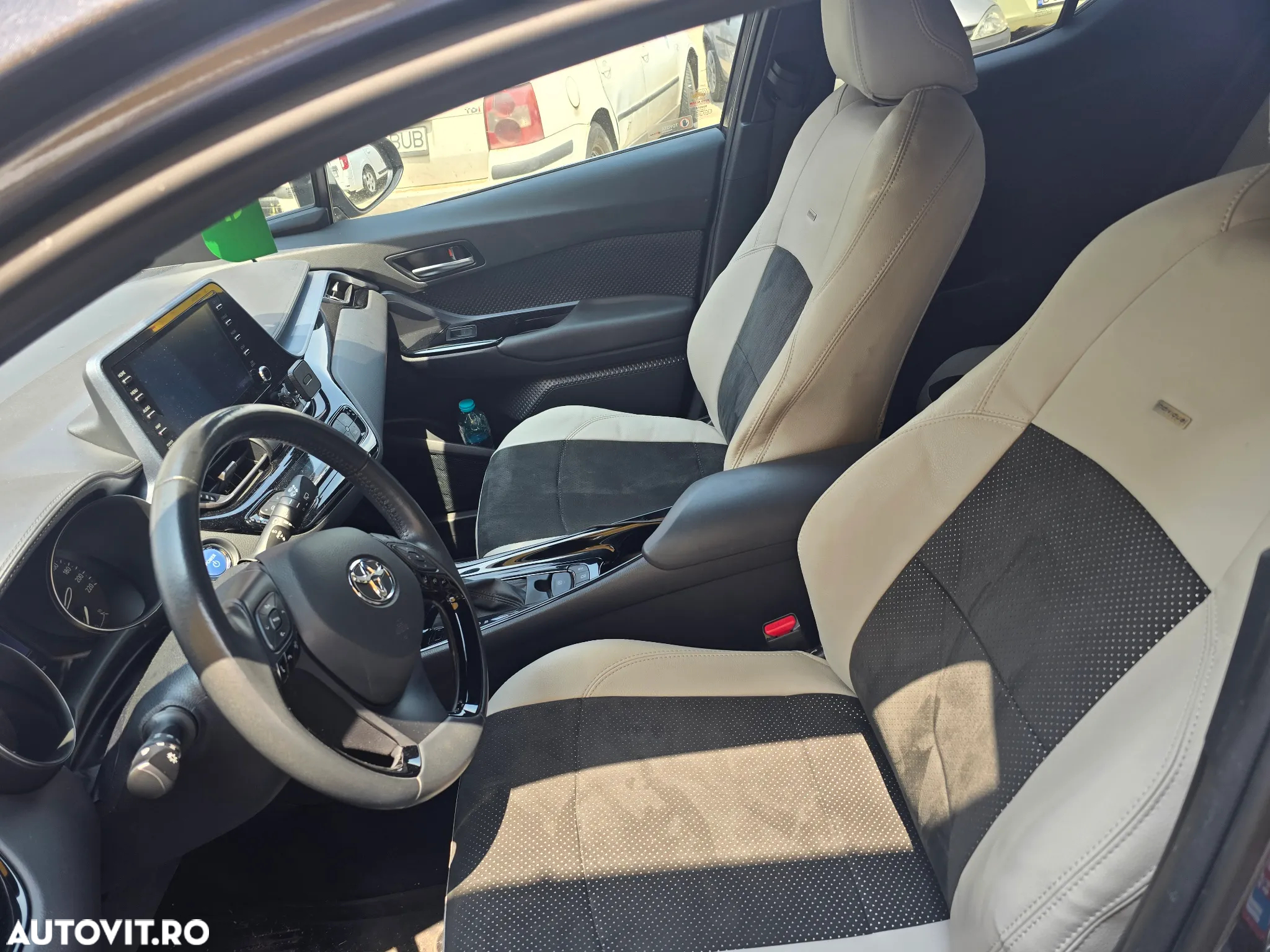 Toyota C-HR 1.8 Hybrid Team Deutschland - 22