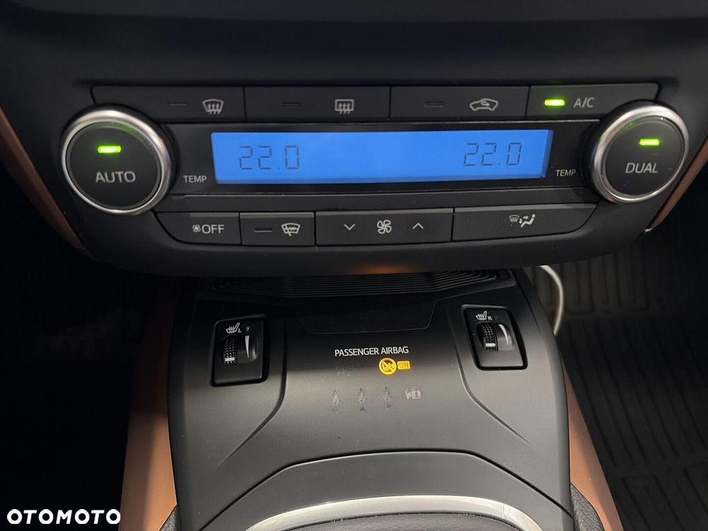 Toyota Avensis 2.0 D-4D Premium - 19