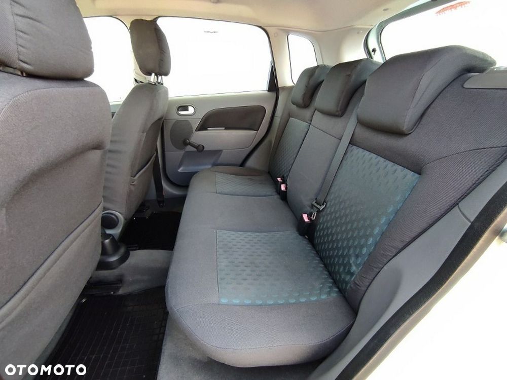 Ford Fiesta - 12
