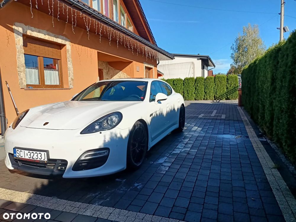 Porsche Panamera GTS PDK - 3