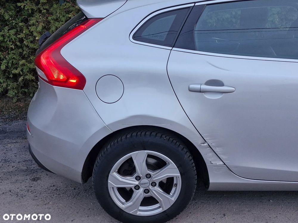 Volvo V40 D4 Inscription - 14