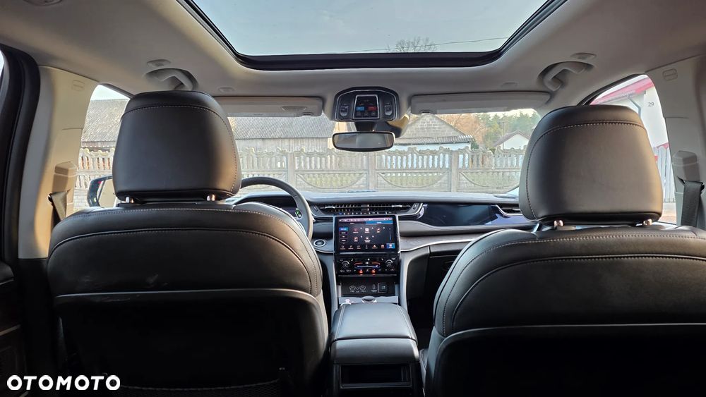 Jeep Grand Cherokee - 17