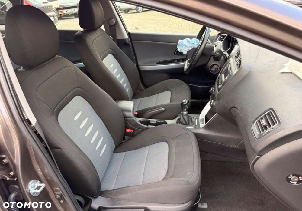 Kia Ceed - 15