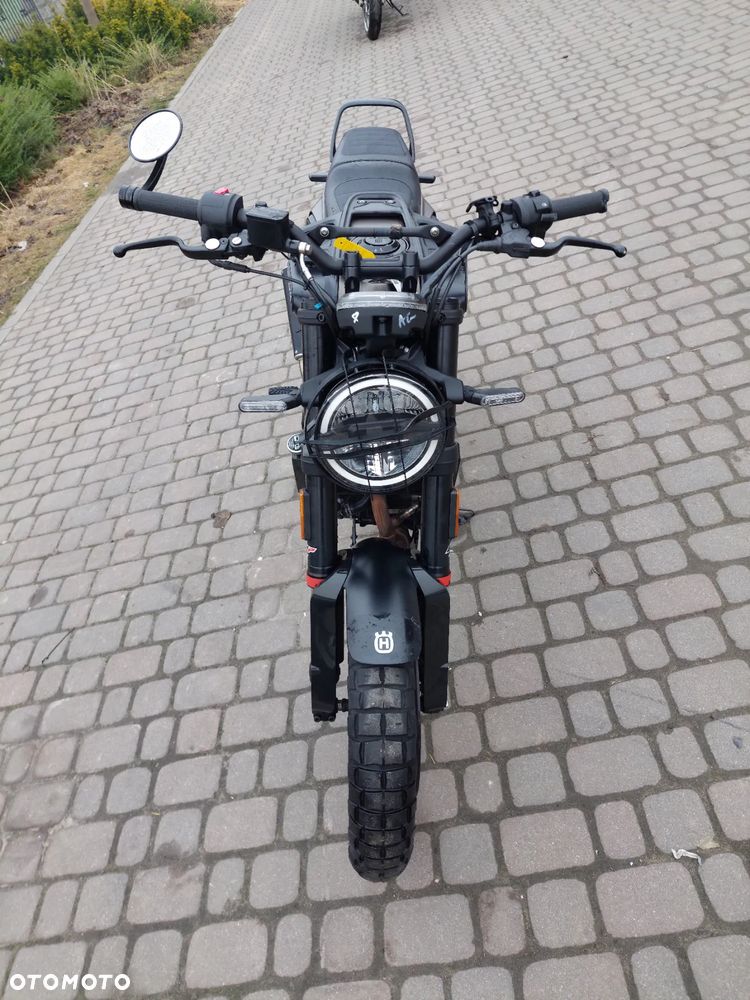 Husqvarna Svartpilen - 8