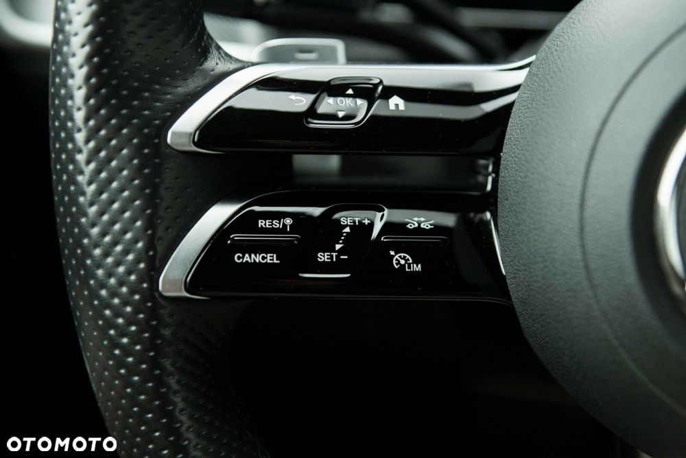 Mercedes-Benz GLC - 22