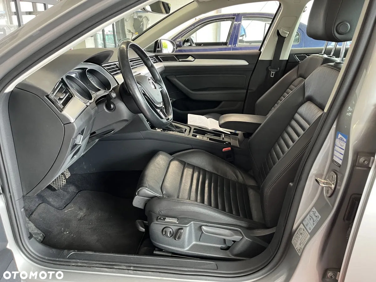 Volkswagen Passat - 5