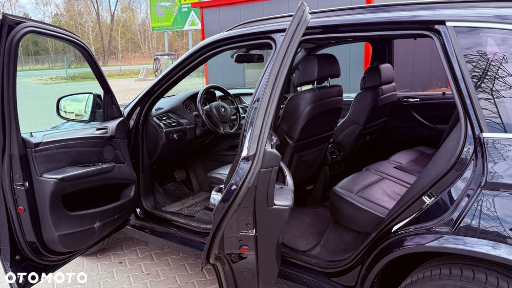 BMW X5 4.8is - 11
