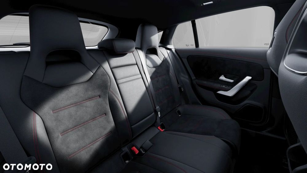 Mercedes-Benz CLA 200 AMG Line 7G-DCT - 17