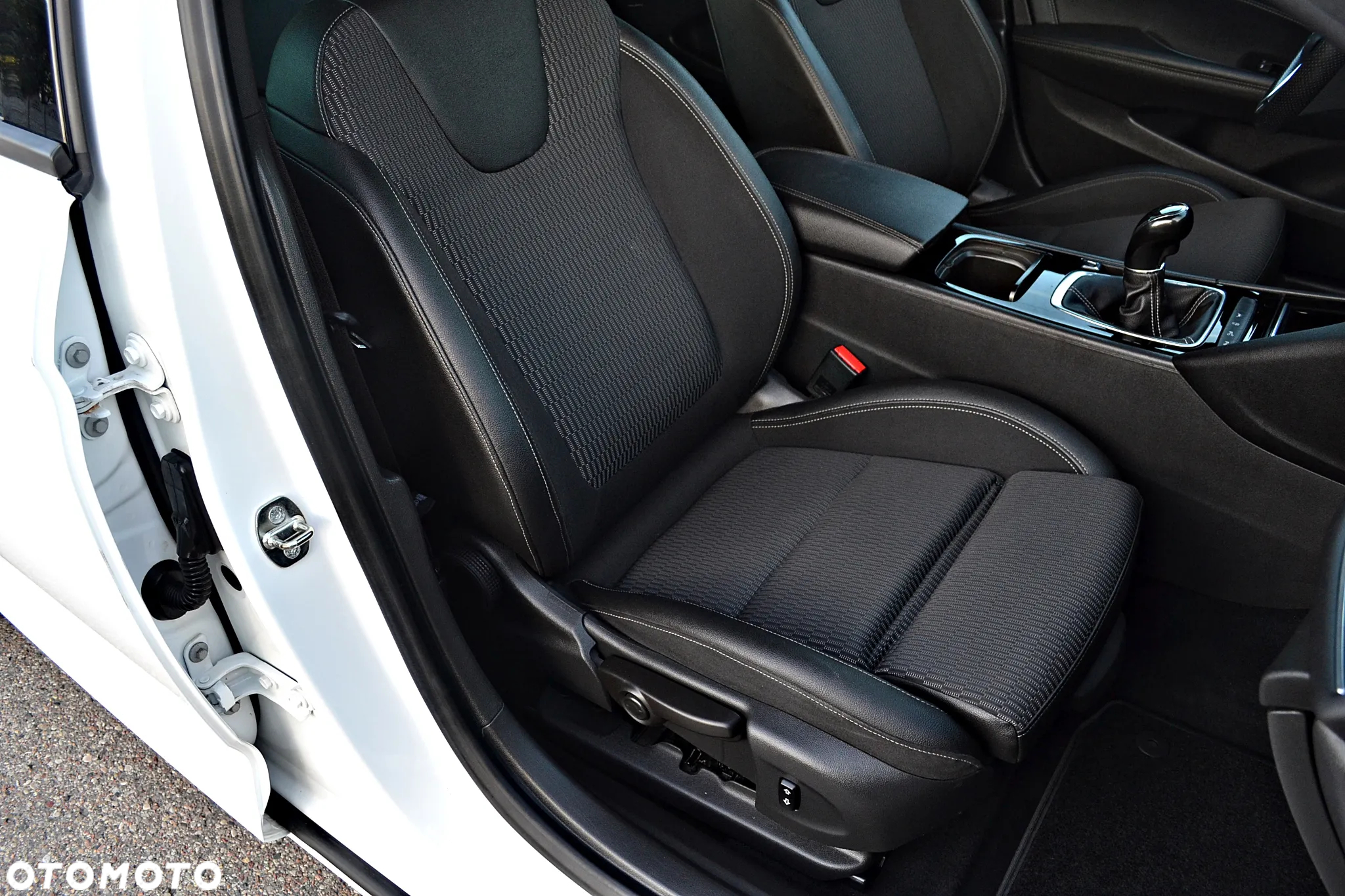 Opel Insignia 1.5 T Innovation S&S - 28