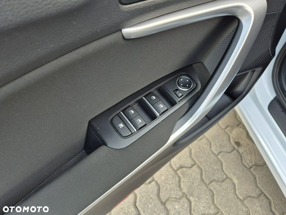Kia Ceed - 13