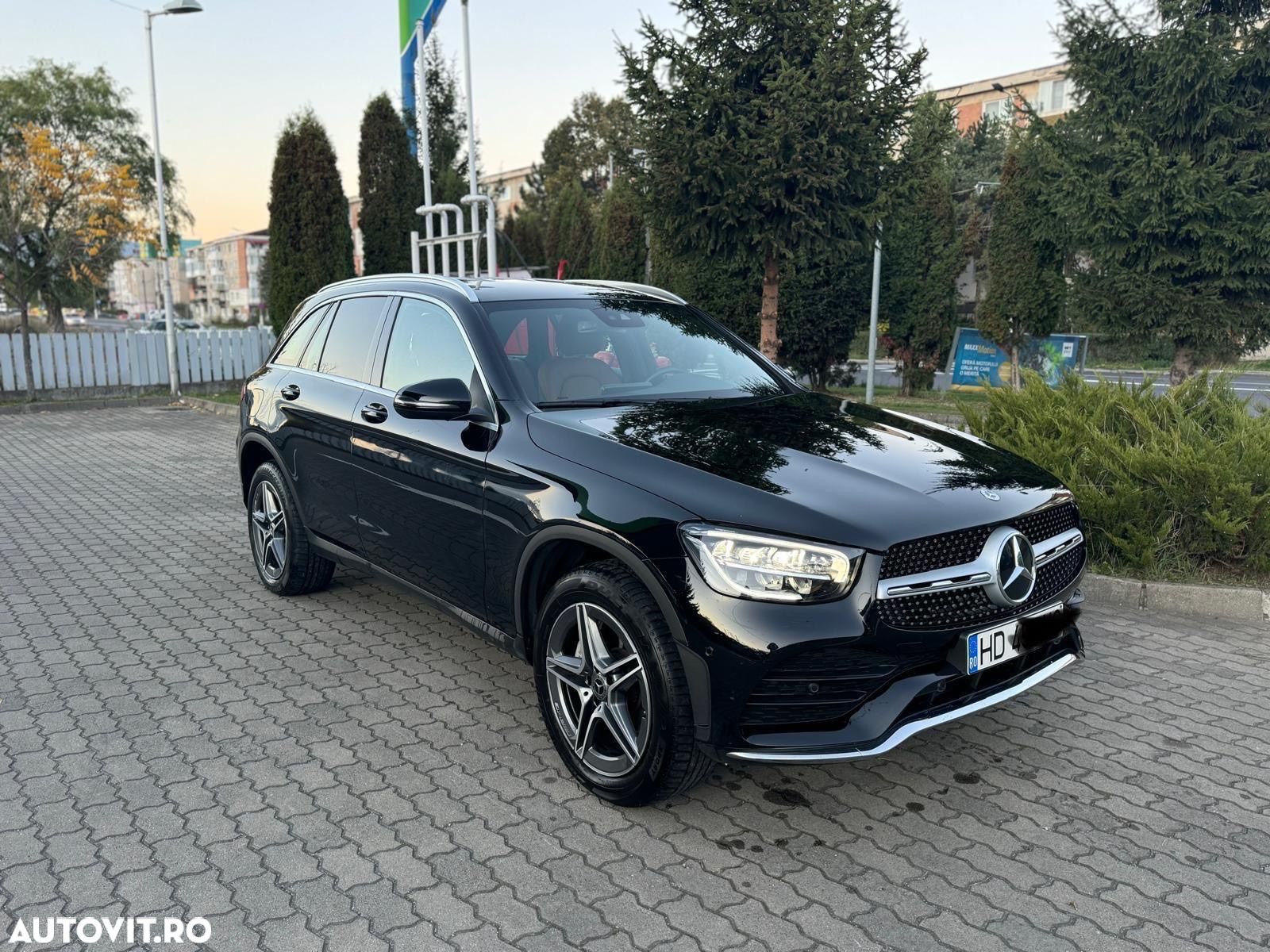 Mercedes-Benz GLC 300 e 4Matic 9G-TRONIC AMG Line - 1