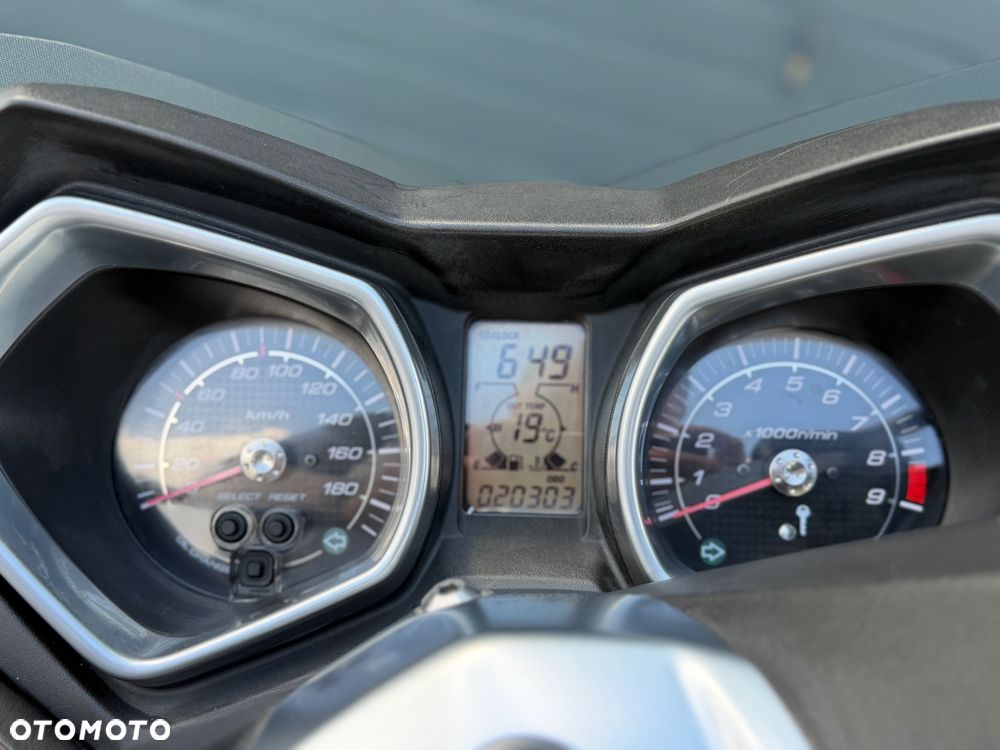 Yamaha X-max - 11