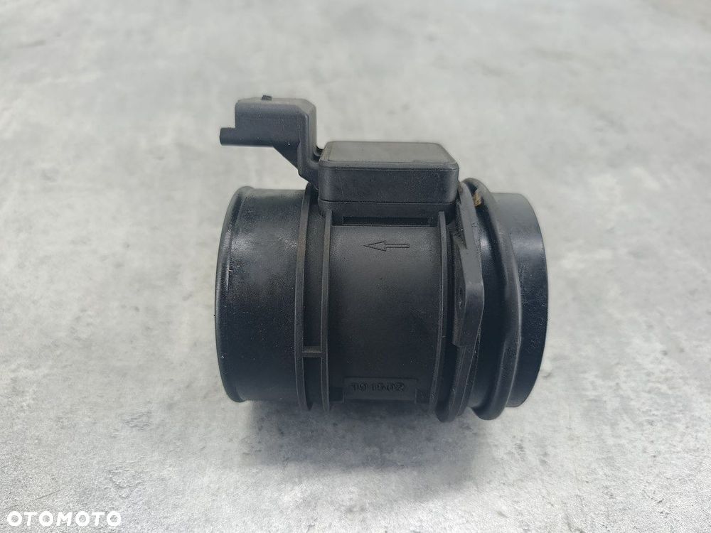 PRZEPŁYWOMIERZ POWIETRZA RENAULT MASTER II FL 8200203767  5WK9647  SIEMENS - 5
