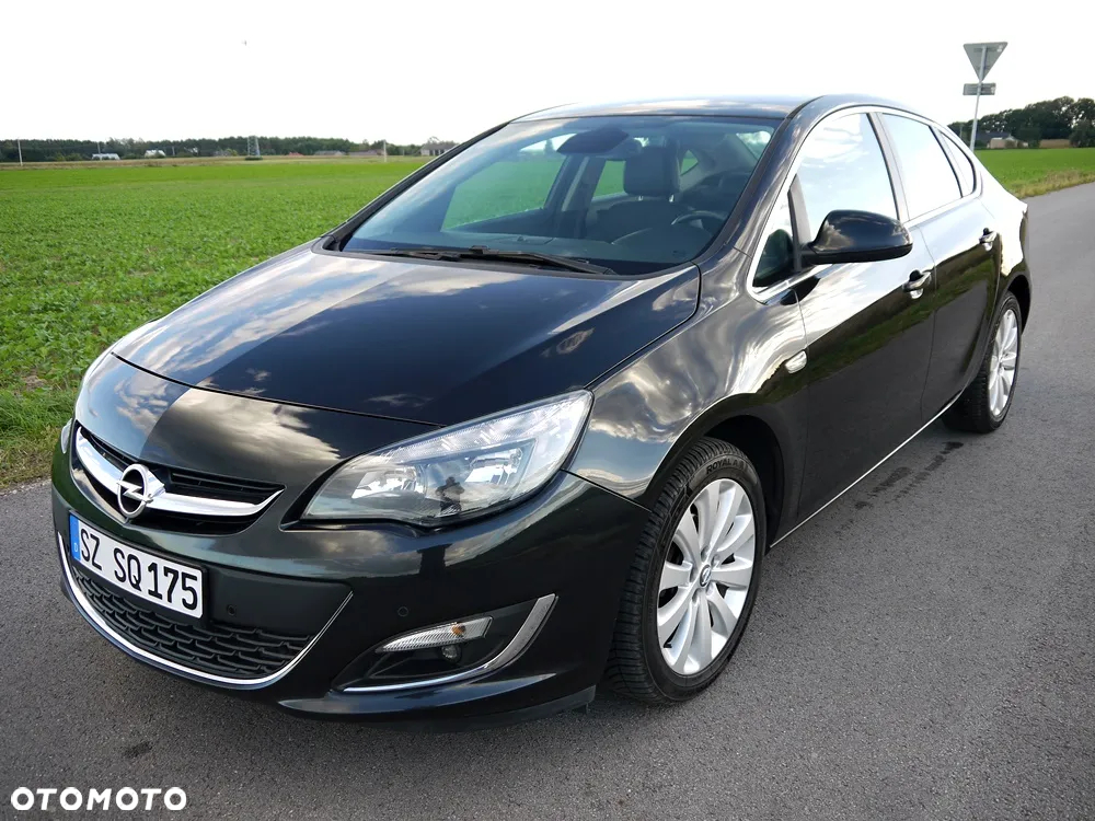 Opel Astra IV 1.4 T Executive - 13