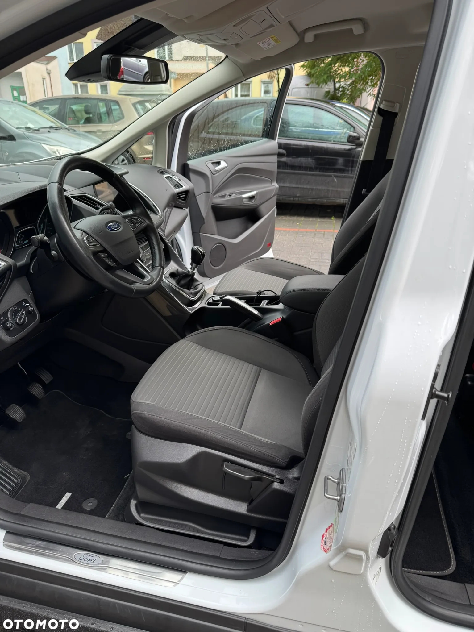 Ford Grand C-MAX - 15