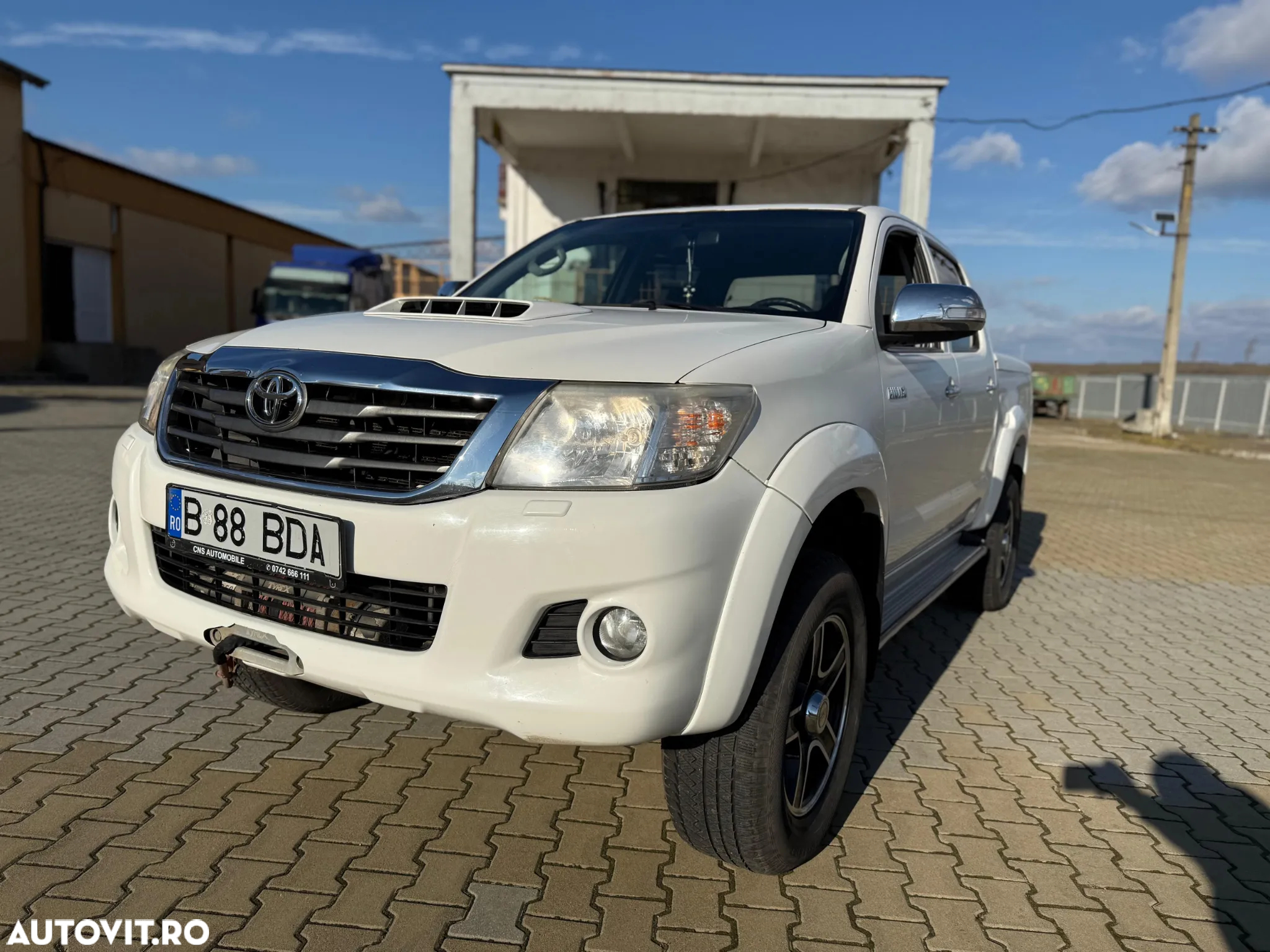 Toyota Hilux 4x4 Cabina Dubla Style+ Aut. - 6