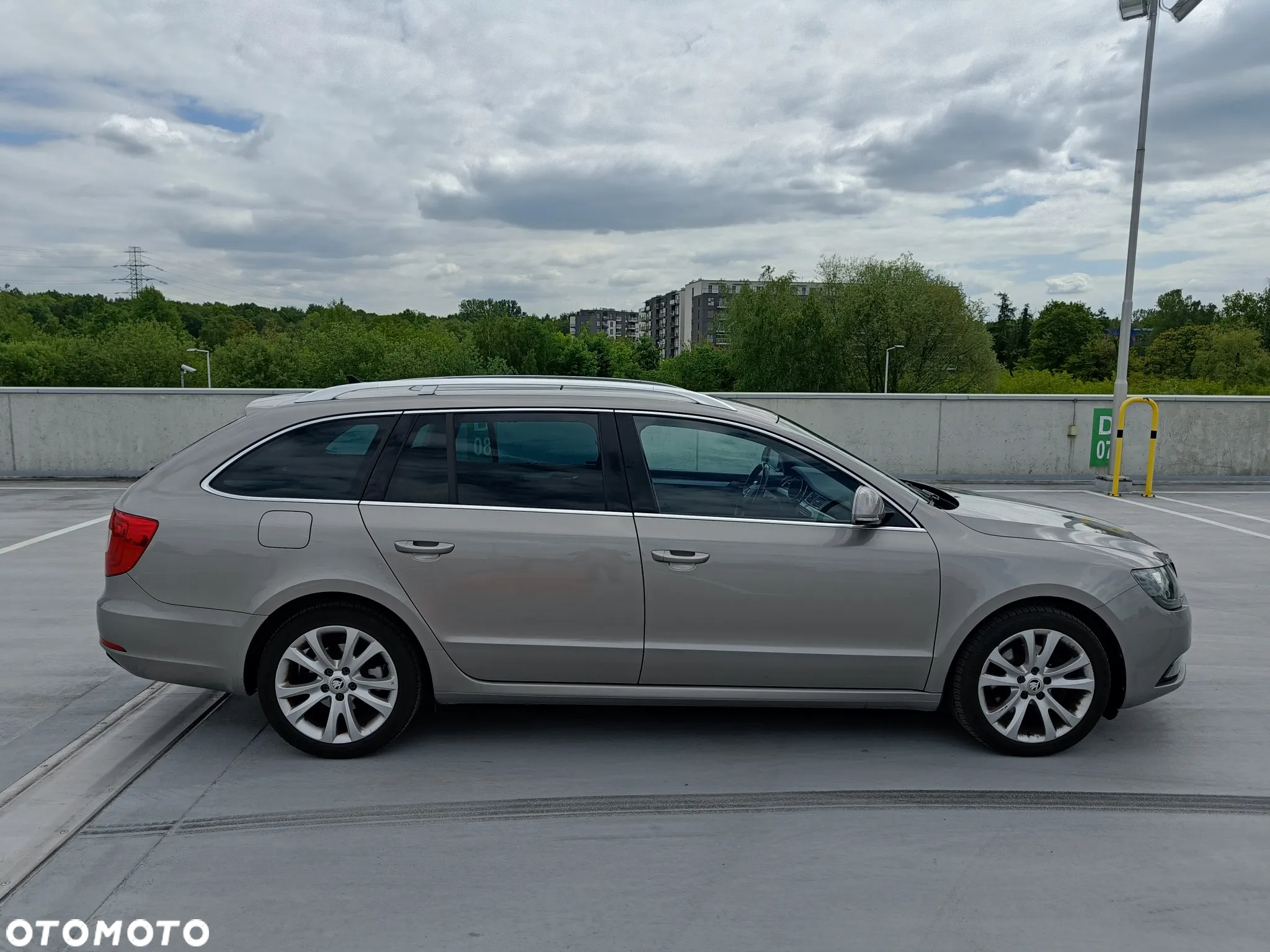 Skoda Superb 2.0 TDI Ambition DSG - 3