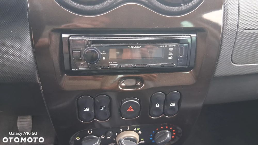 Dacia Duster 1.6 16V 4x4 Prestige - 18