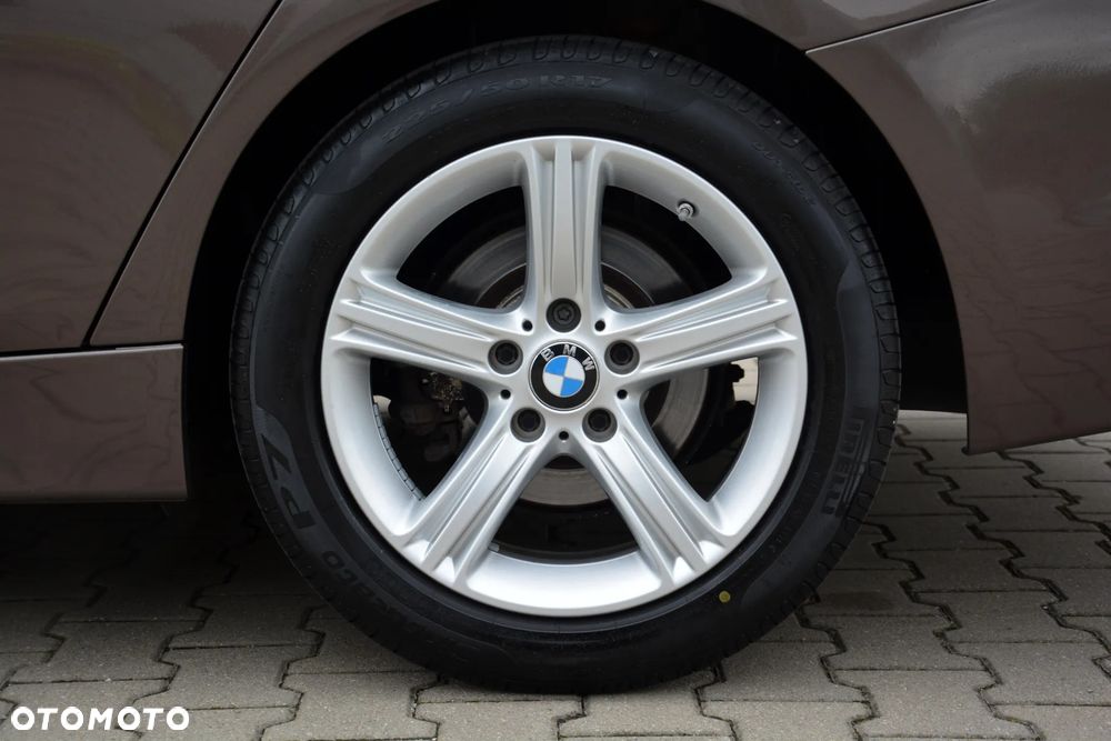 BMW Seria 3 318d Blue Performance Sport Line - 31